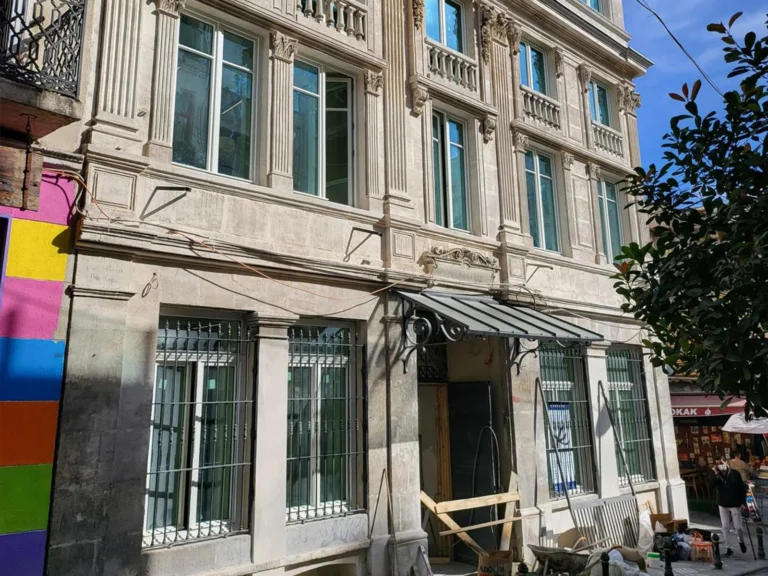 ALMAN KÜLTÜR EVİ