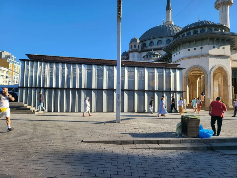 TAKSİM CUMHURİYET MÜZESİ